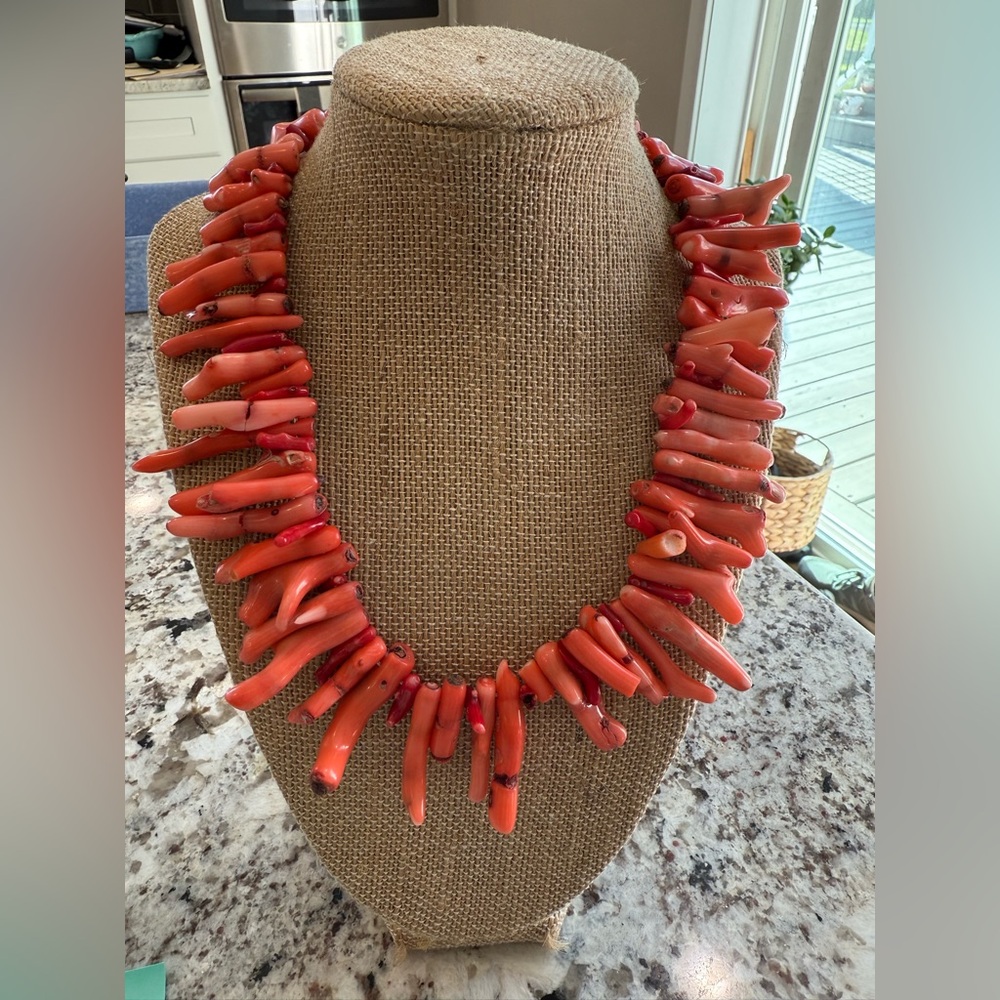 Gorgeous coral necklace with 925 toggle rope clasp